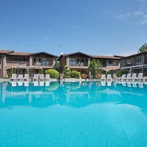 מלון דירות Villaggio Turistico Lugana Marina ***