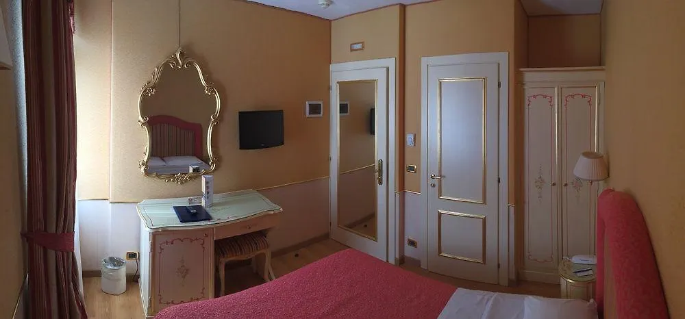 ***  Hotel Arlecchino Venice Italy