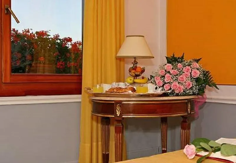 Hotel Arlecchino Venice 3*,