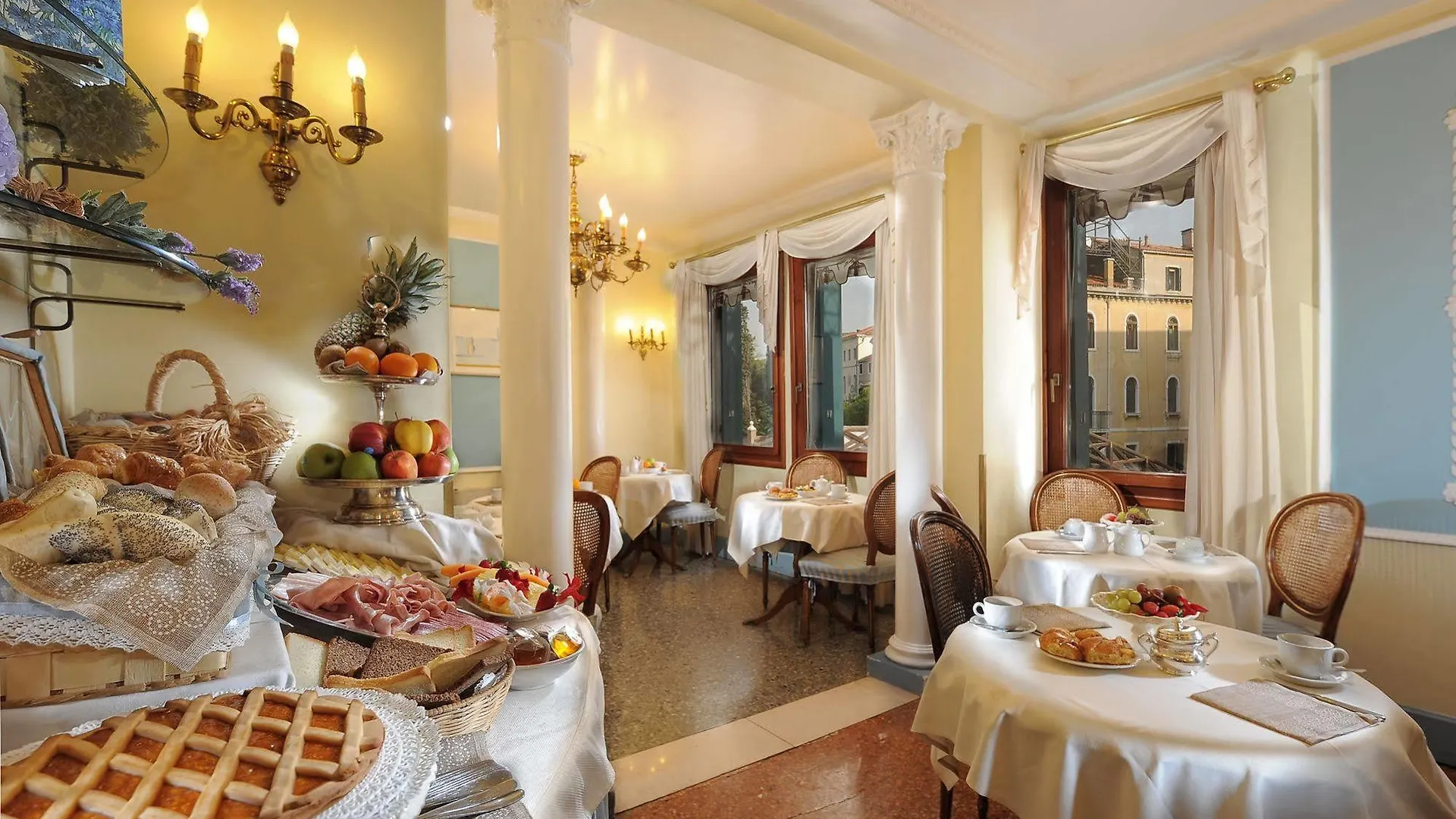 Hotel Arlecchino Venice 3*,