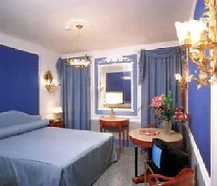 Hotel Arlecchino Venice 3*,  Italy