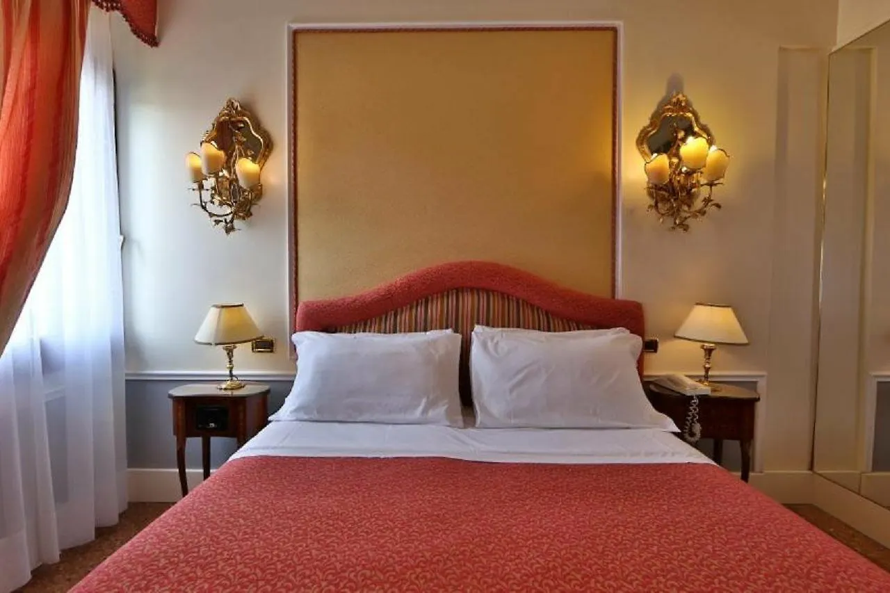 Hotel Arlecchino Venice 3*,